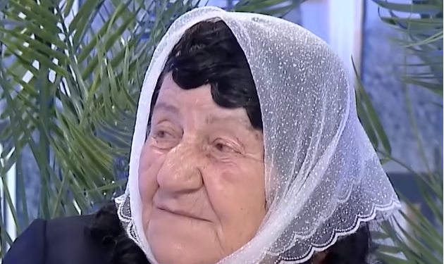 Dy motrat martohen në një familje, njëra merr djalin dhe tjera babain