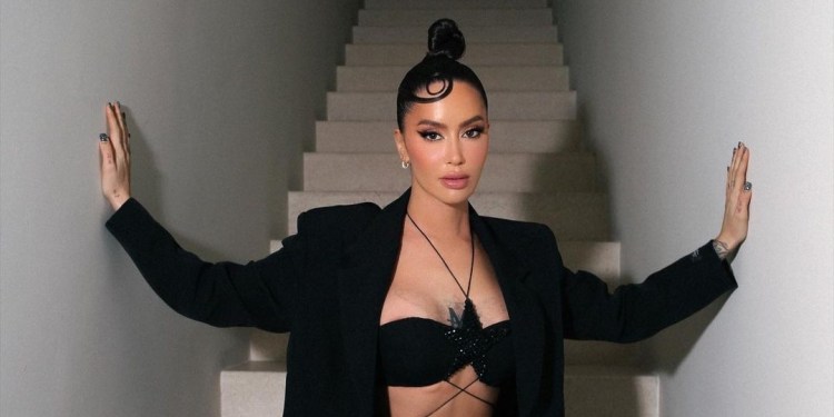 Publikohet “Dasma” e shumëpritur e Dafina Zeqirit